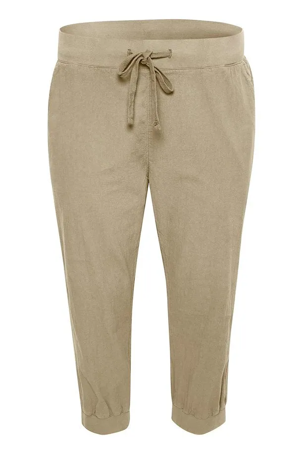 Kaffe Curve Capri Joggers in Sand